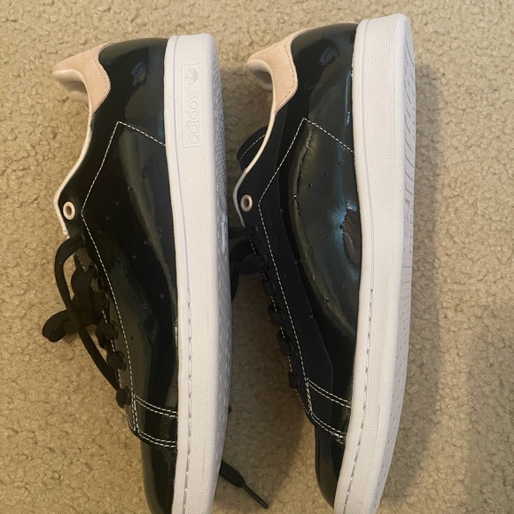 Like New Adidas Stan smith size 11 shinny - Picture 4 of 7